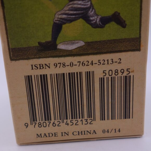 Desktop Baseball ISBN 978-0-7624-5213-2 - Picture 3 of 15